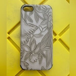 🌼5/$25🌼iPhone 7/8/se/se2 Floral Engraved Phone Case natural